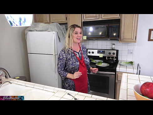 ❤️ Matrigna che lo munge in cucina prima del suo appuntamento ❤ Porno vk al it.tubesexer-com.ru ❤️